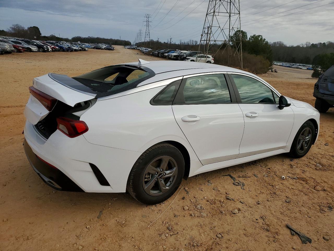 2023 KIA K5 LXS photo 3