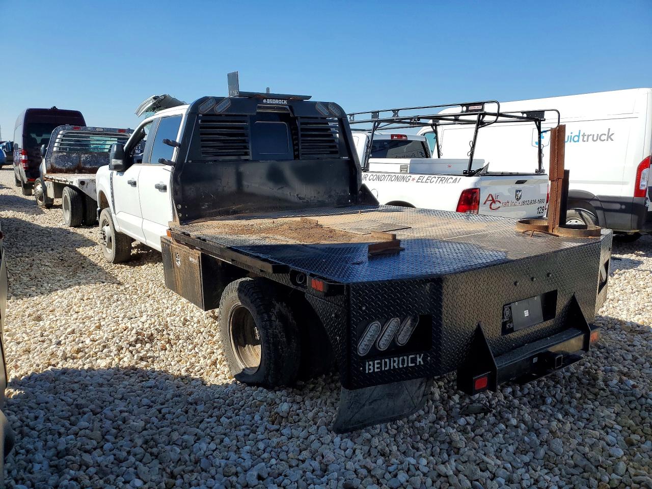 2024 FORD F350 SUPER DUTY FLATBED TRUCK photo 2