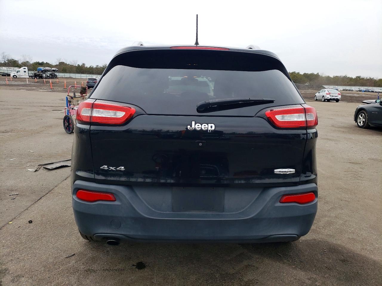 2017 JEEP CHEROKEE LATITUDE photo 6