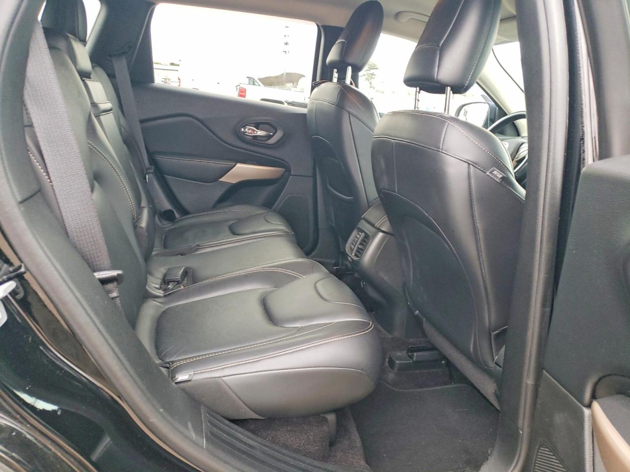 2017 JEEP CHEROKEE LATITUDE photo 11