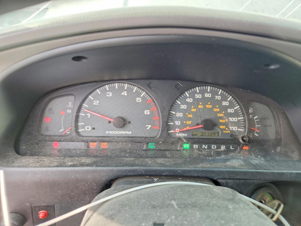 2001 TOYOTA 4RUNNER SR5 photo 9