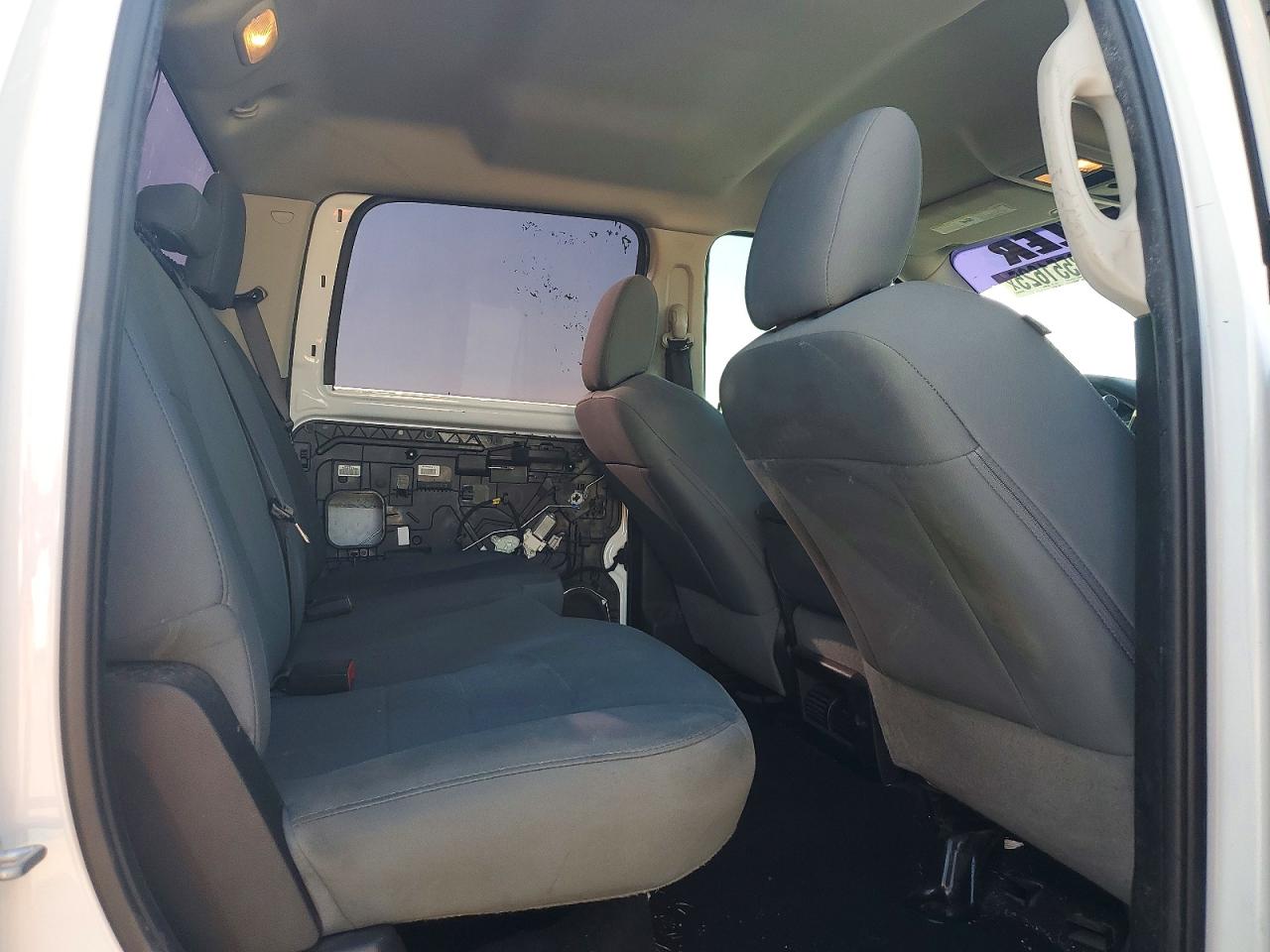 2018 RAM 2500 ST photo 10