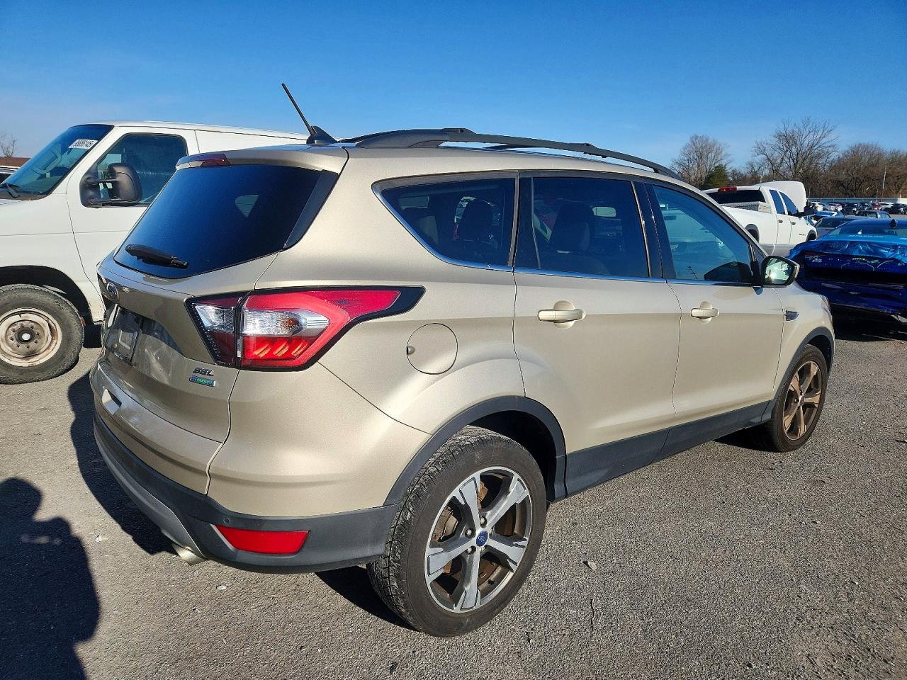 2018 FORD ESCAPE SEL photo 3
