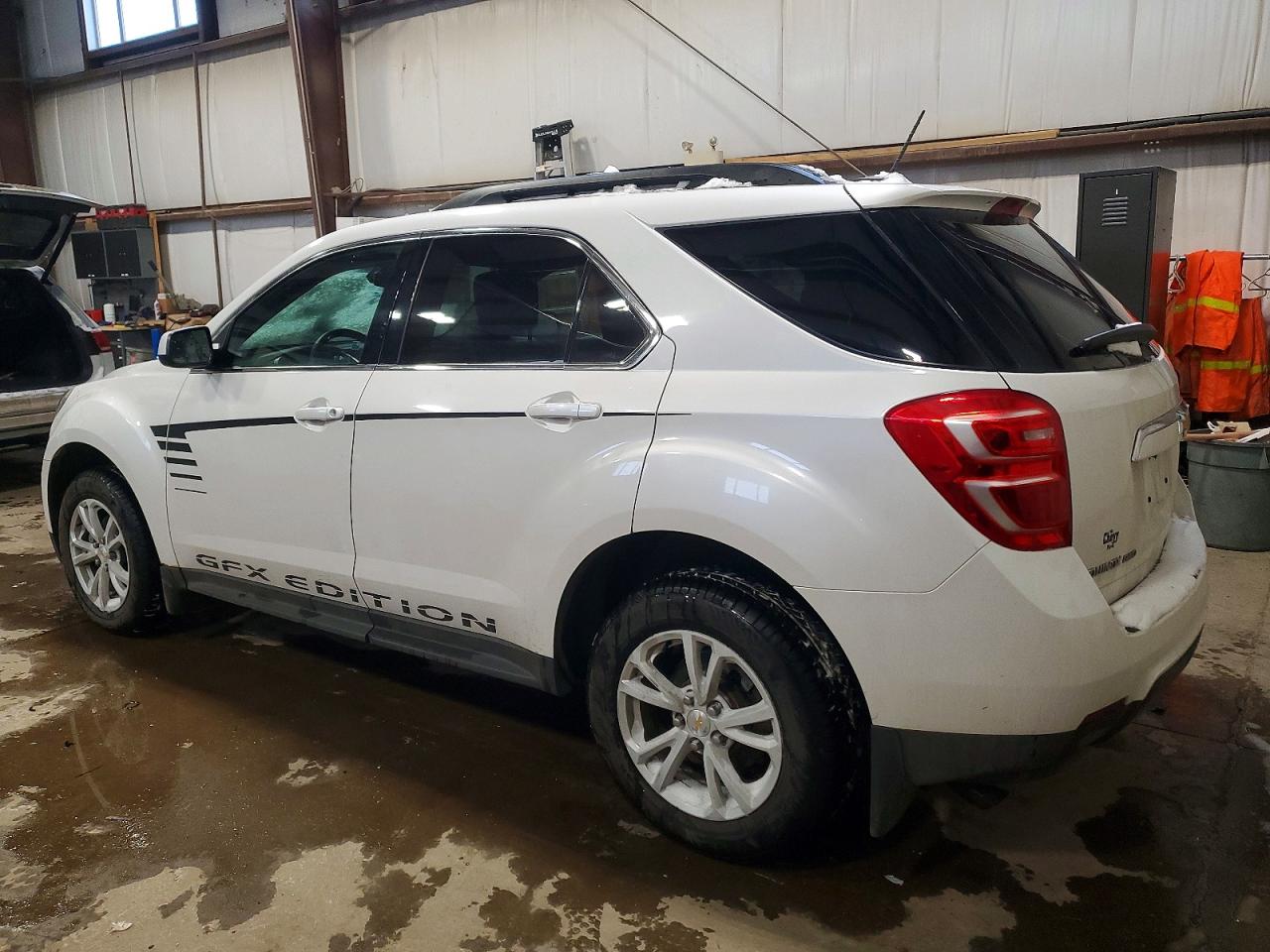 2017 CHEVROLET EQUINOX LT photo 2