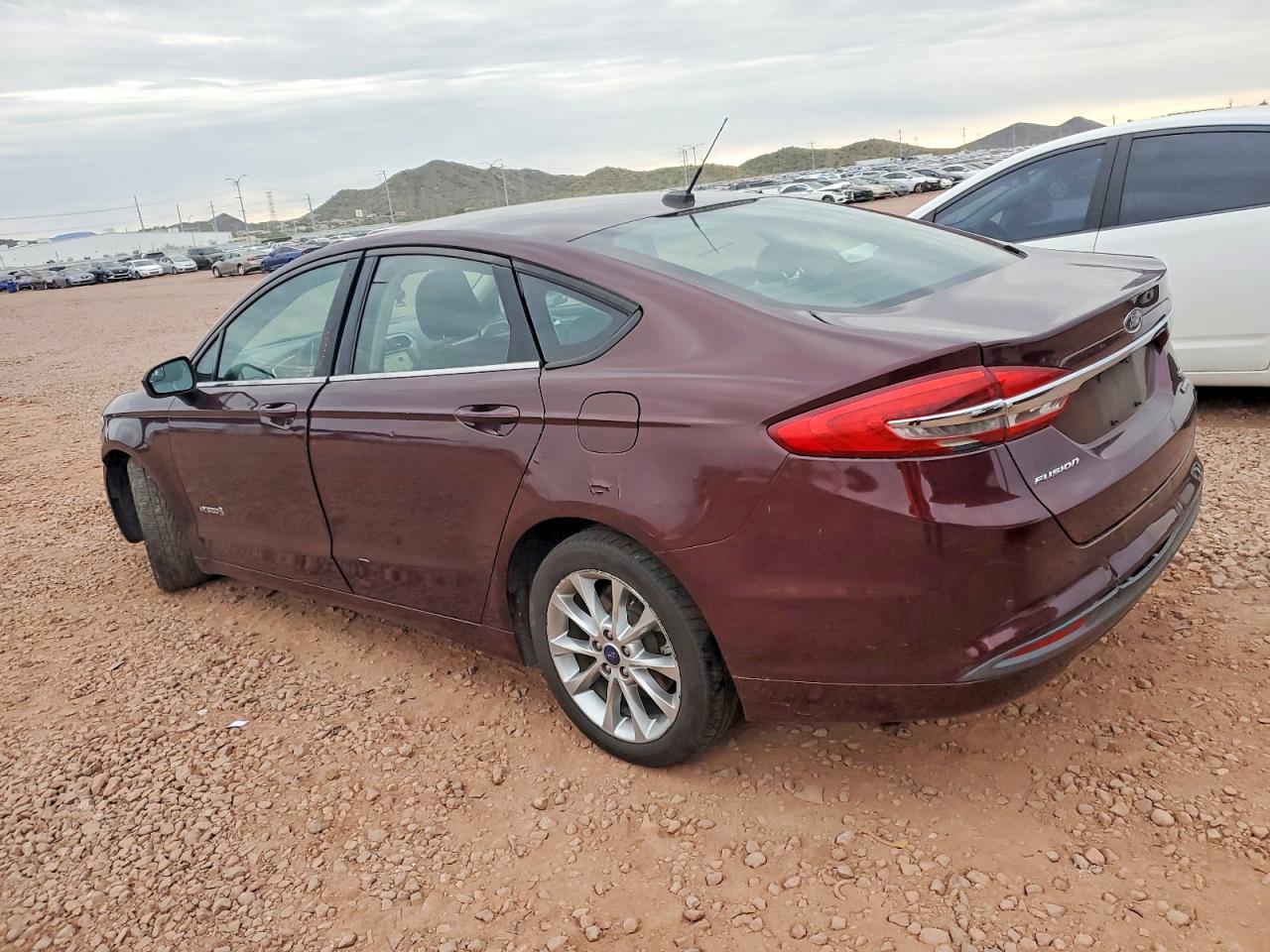 2017 FORD FUSION SE HYBRID photo 2