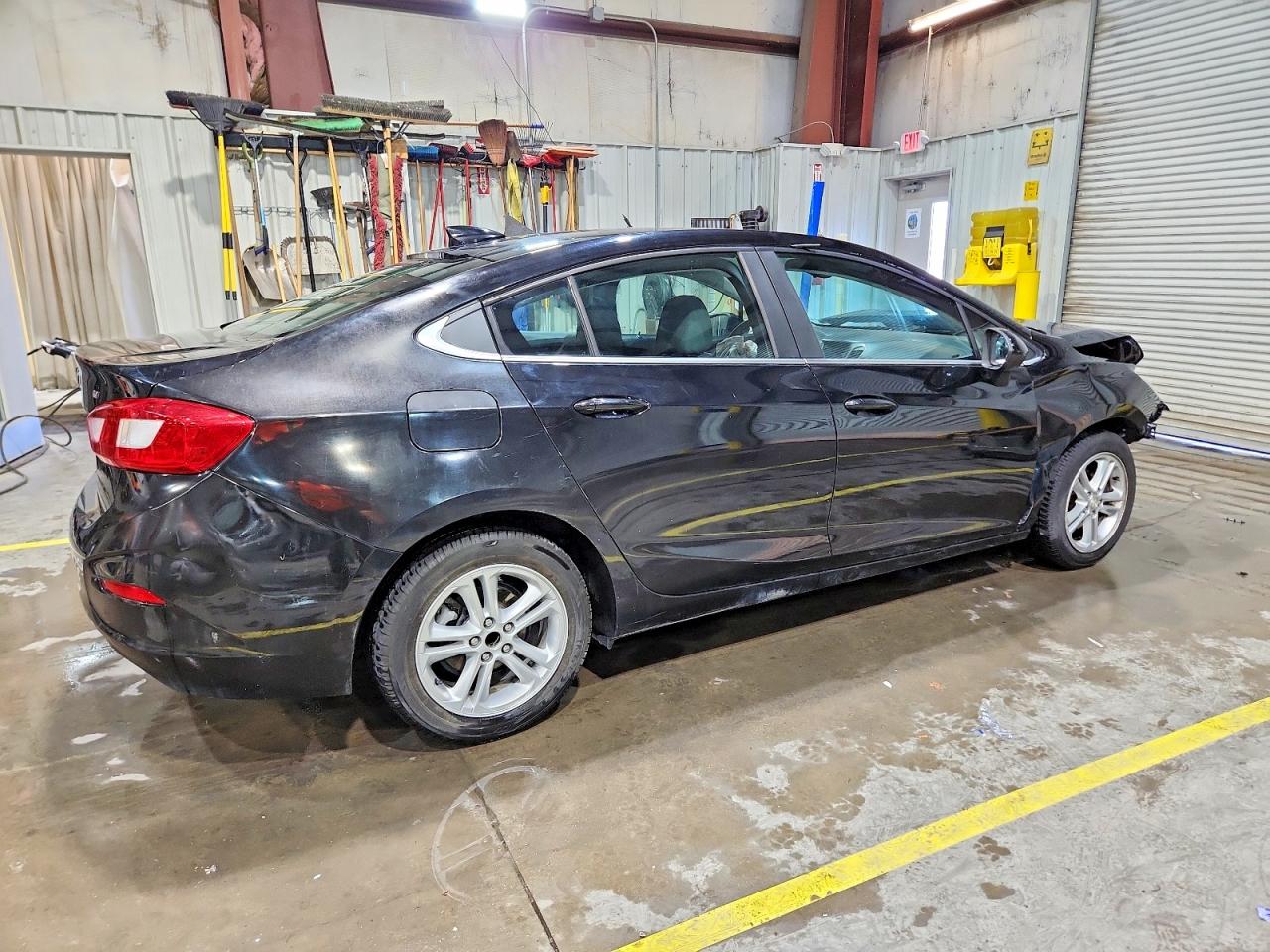 2016 CHEVROLET CRUZE LT photo 3