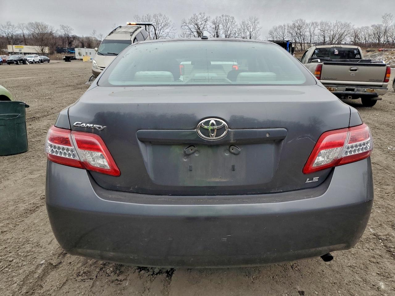 2011 TOYOTA CAMRY BASE photo 6