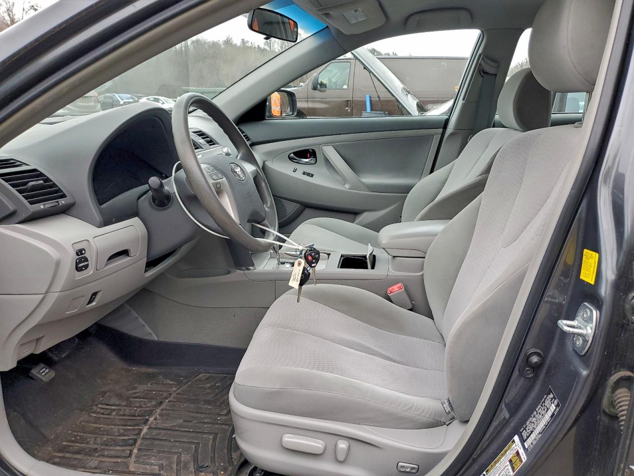 2011 TOYOTA CAMRY BASE photo 7