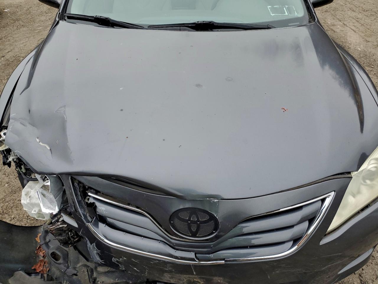 2011 TOYOTA CAMRY BASE photo 11