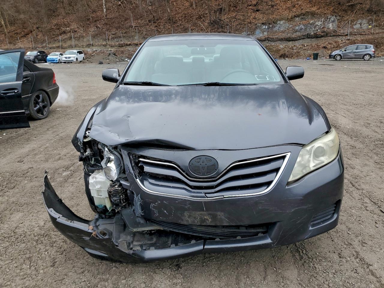 2011 TOYOTA CAMRY BASE photo 5