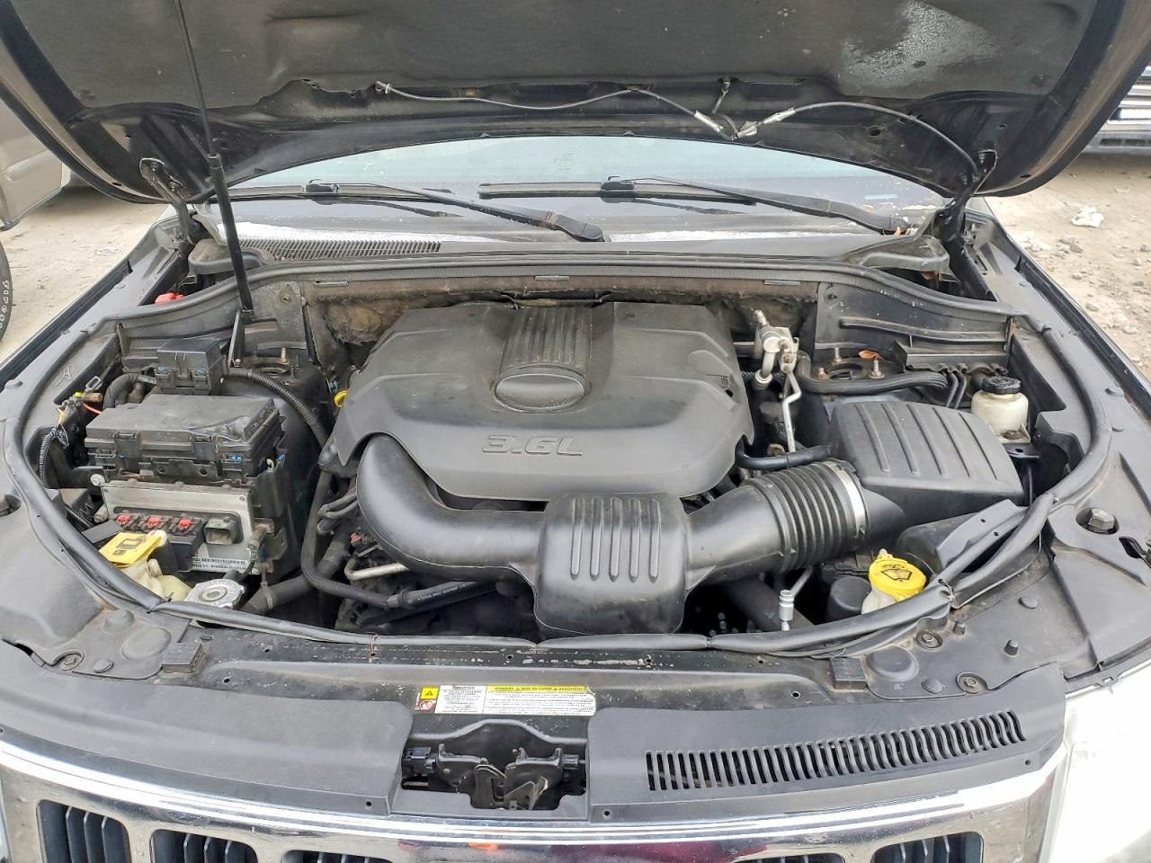 2011 JEEP GRAND CHEROKEE LIMITED photo 31