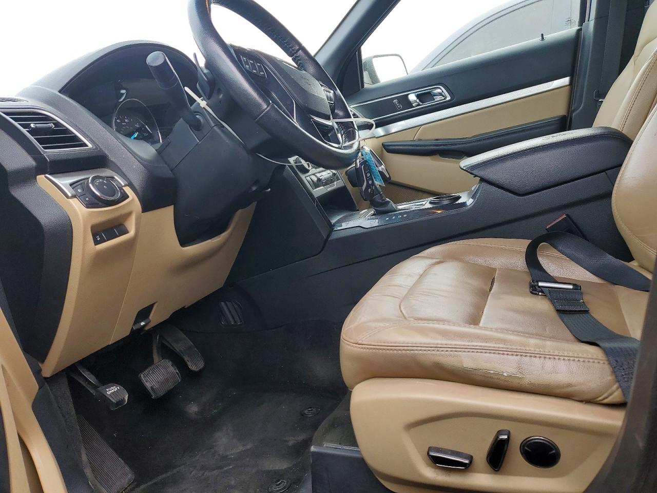 2017 FORD EXPLORER XLT photo 13