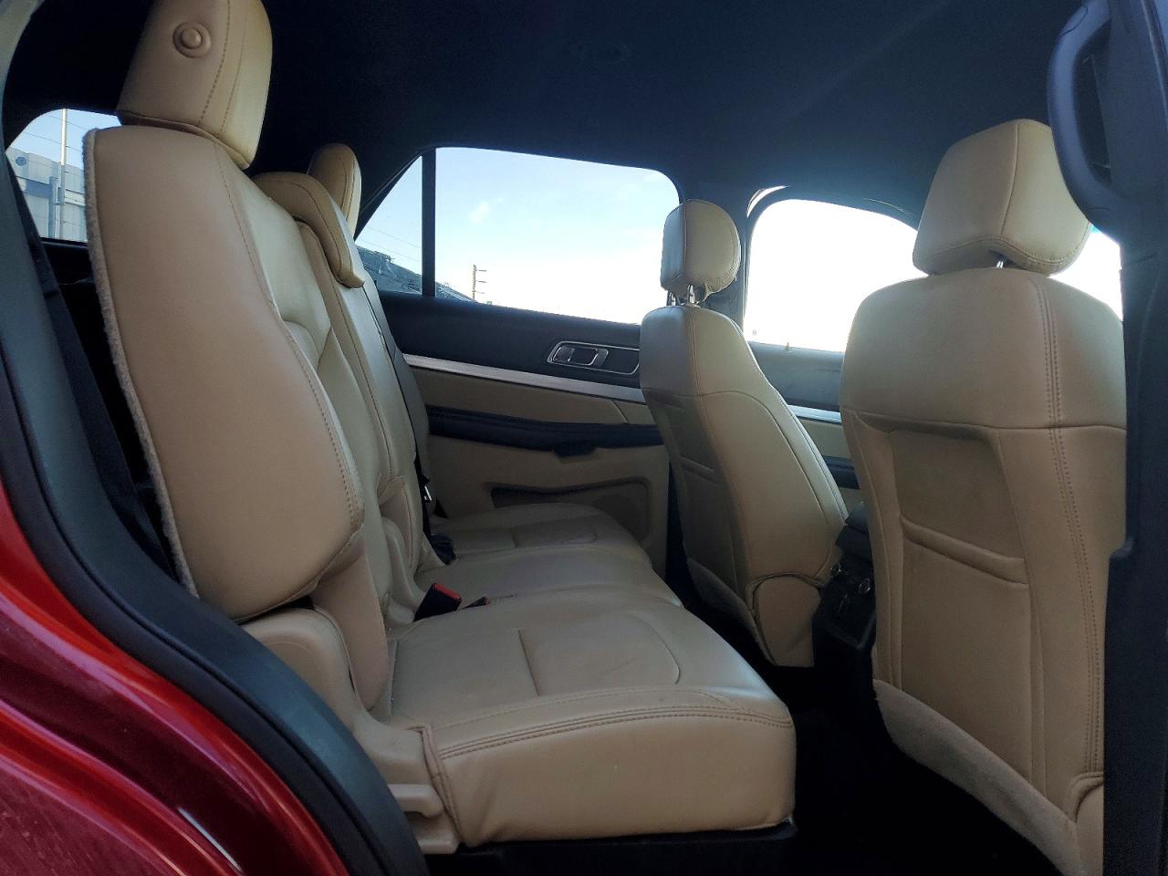 2017 FORD EXPLORER XLT photo 21