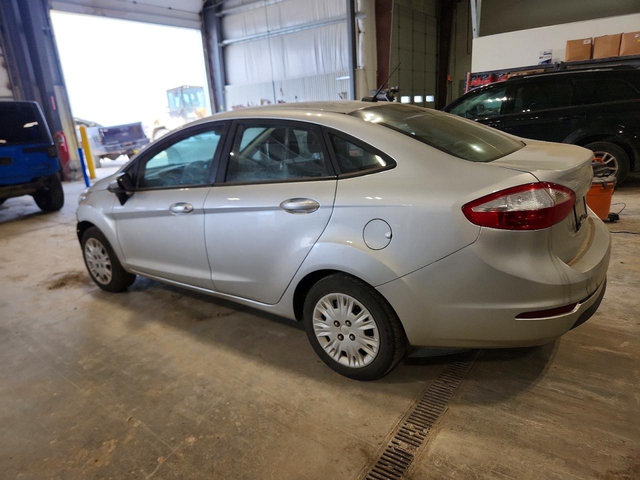2016 FORD FIESTA S photo 3