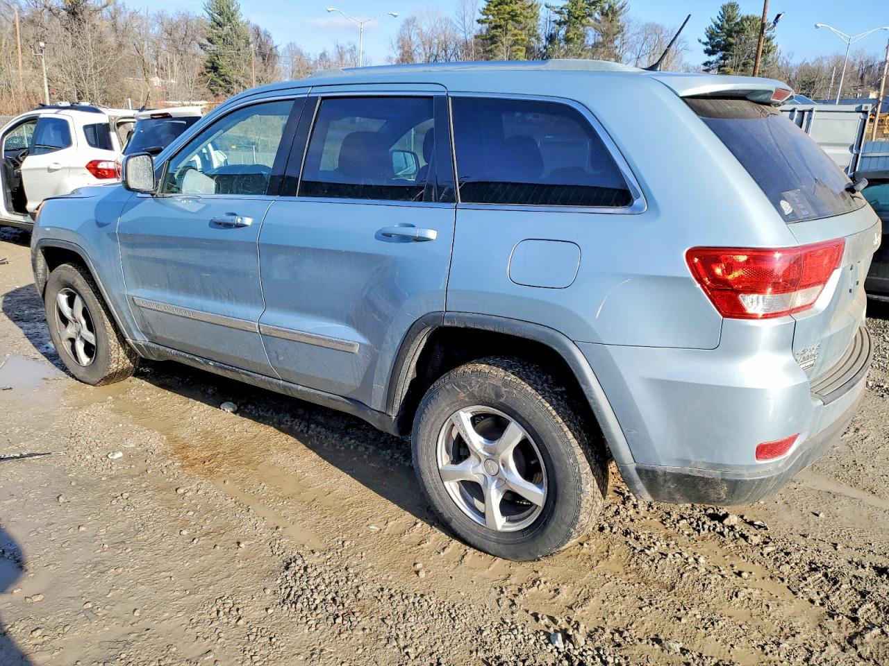 2012 JEEP GRAND CHEROKEE LAREDO photo 2