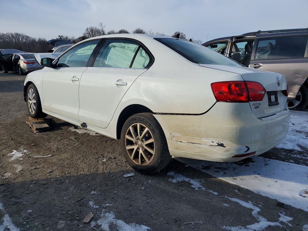 2014 VOLKSWAGEN JETTA SE photo 3
