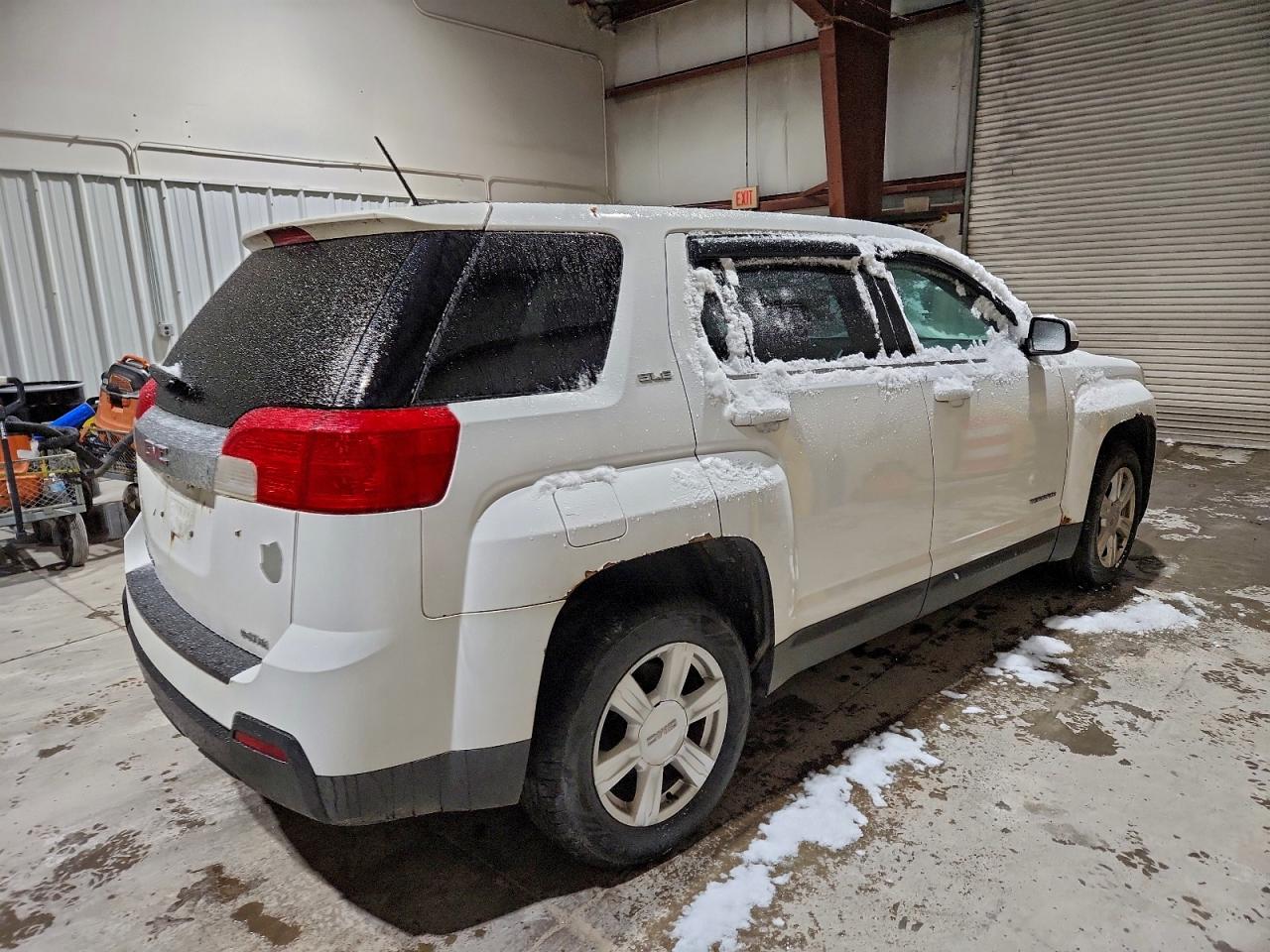 2015 GMC TERRAIN SLE photo 3