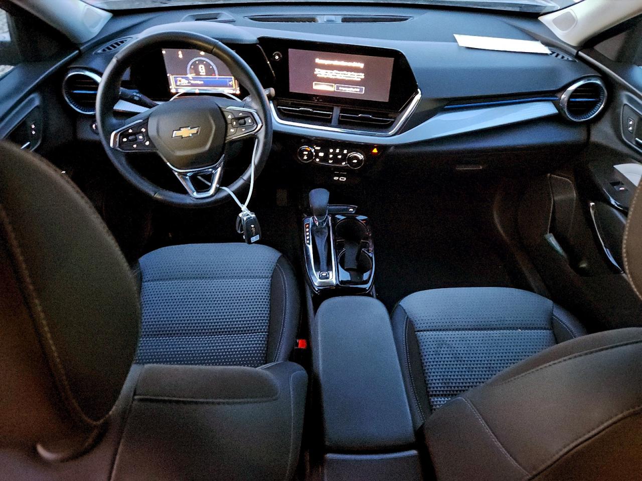 2025 CHEVROLET TRAX 1LT photo 8