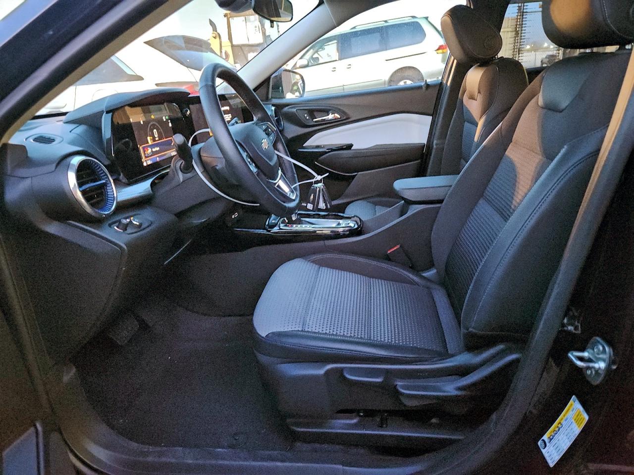 2025 CHEVROLET TRAX 1LT photo 7