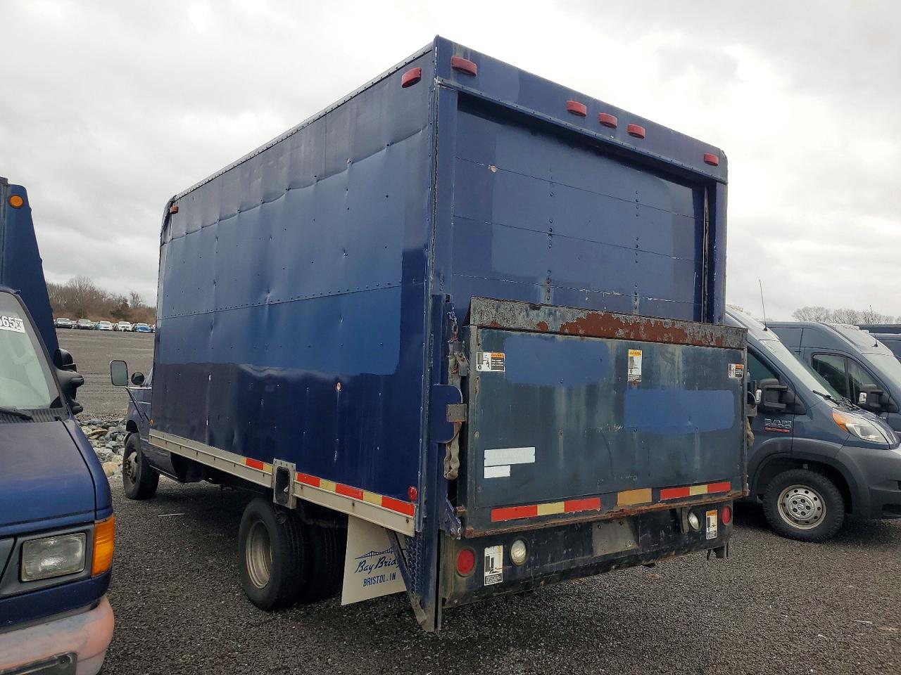 1998 FORD E350 BOX TRUCK photo 2