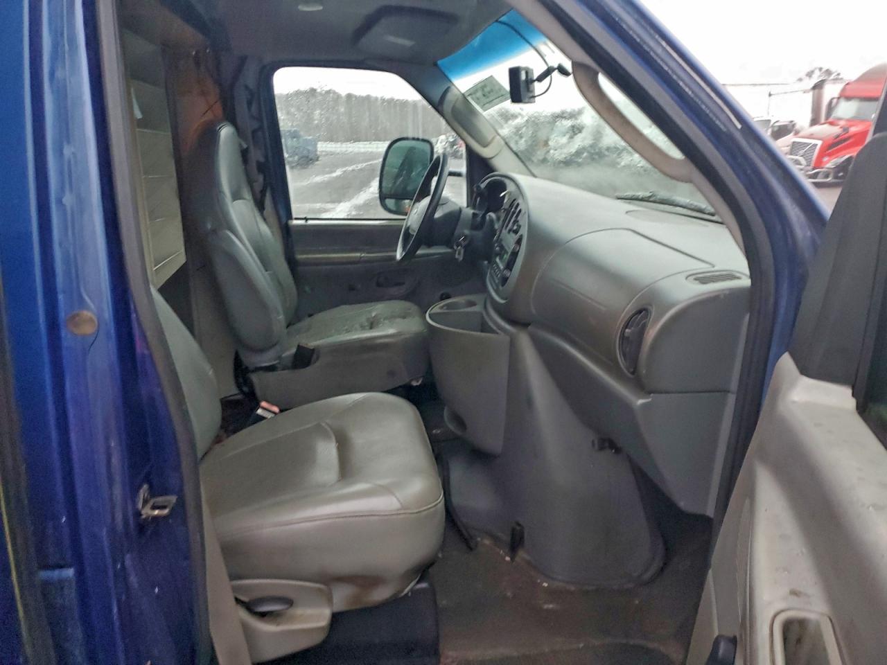2004 FORD E350 UTILITY / SERVICE TRUCK photo 11