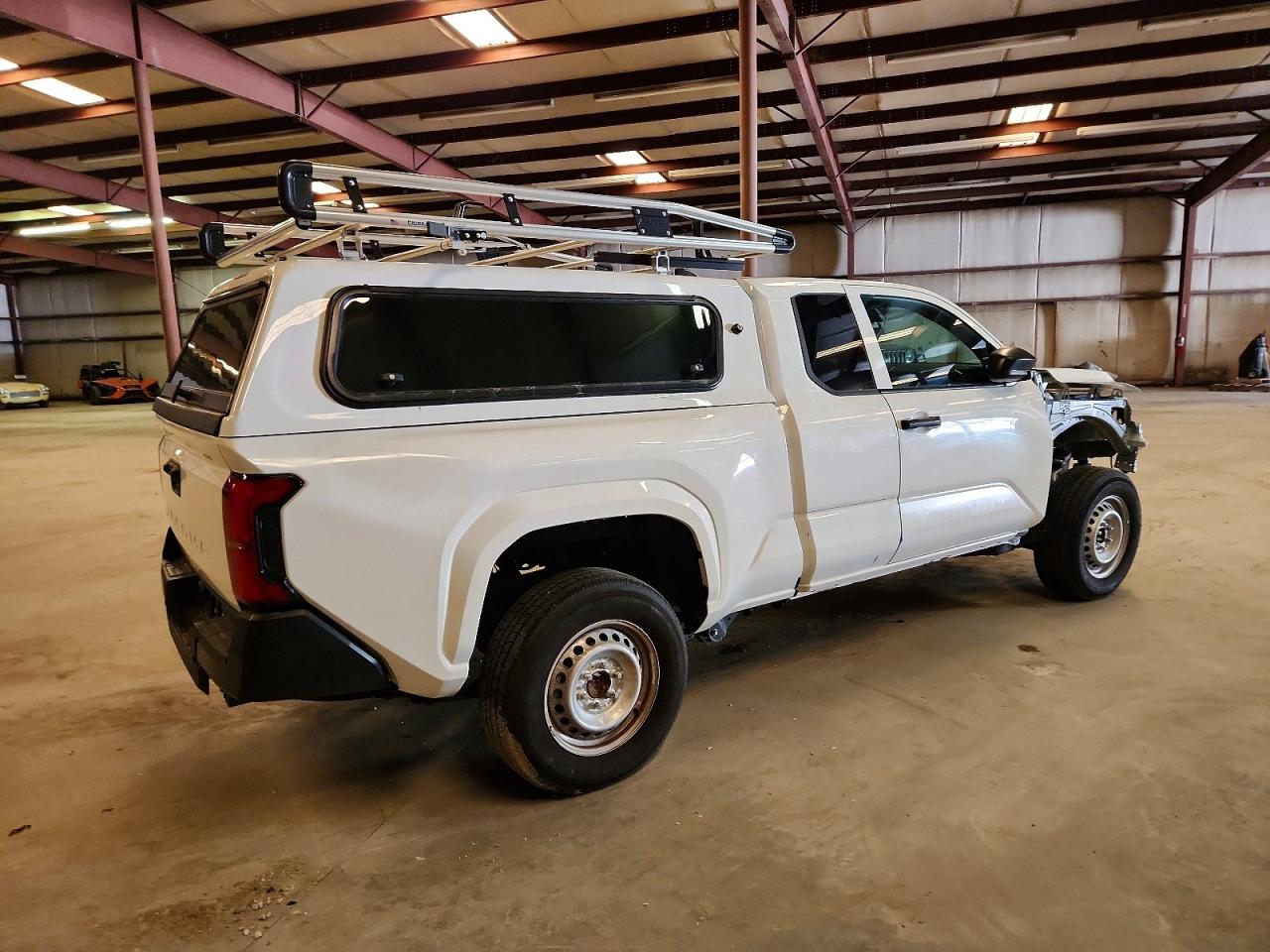 2025 TOYOTA TACOMA XTRACAB photo 3