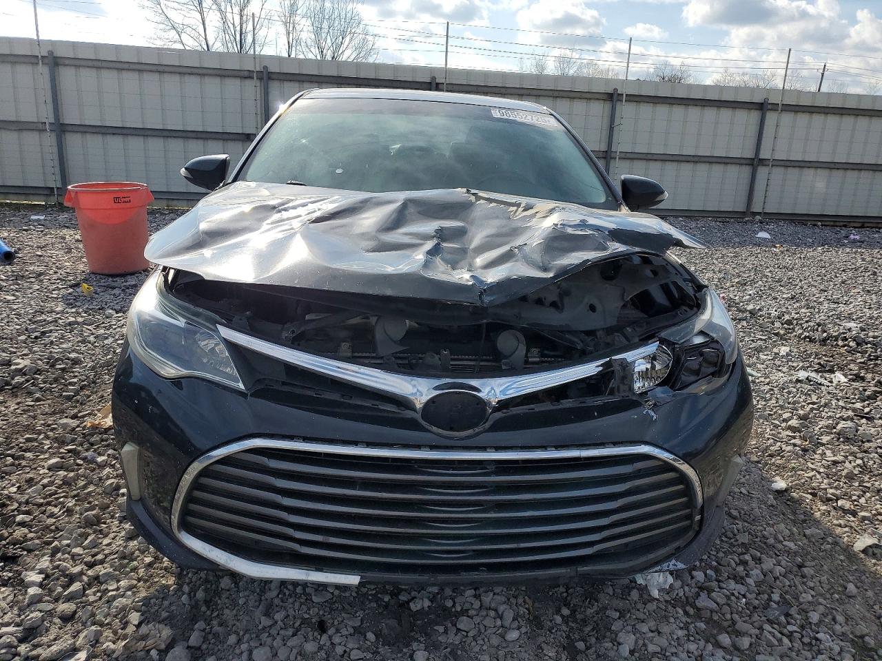 2016 TOYOTA AVALON XLE photo 9
