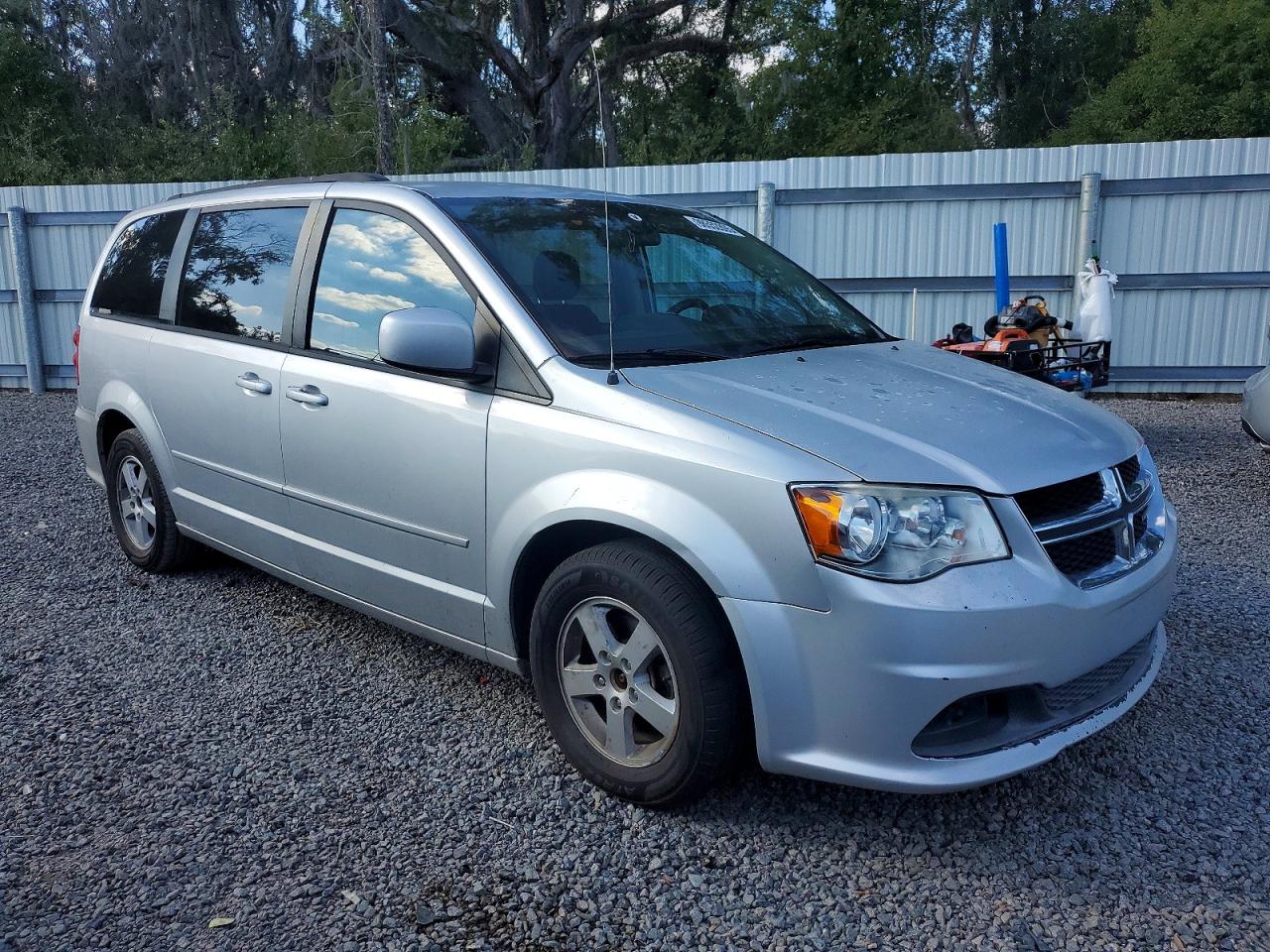 2012 DODGE GRAND CARAVAN SXT photo 4