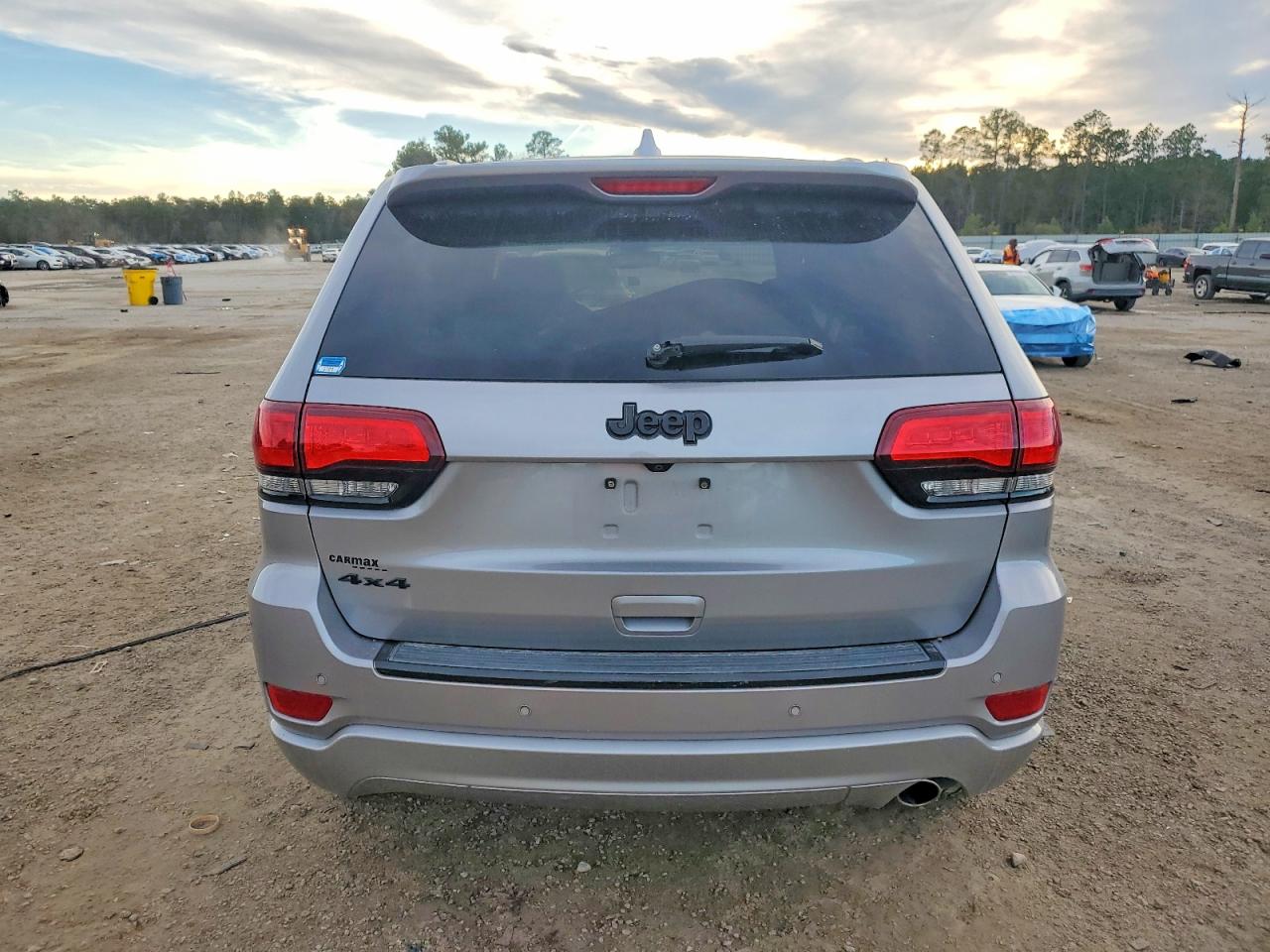 2018 JEEP GRAND CHEROKEE LAREDO photo 6