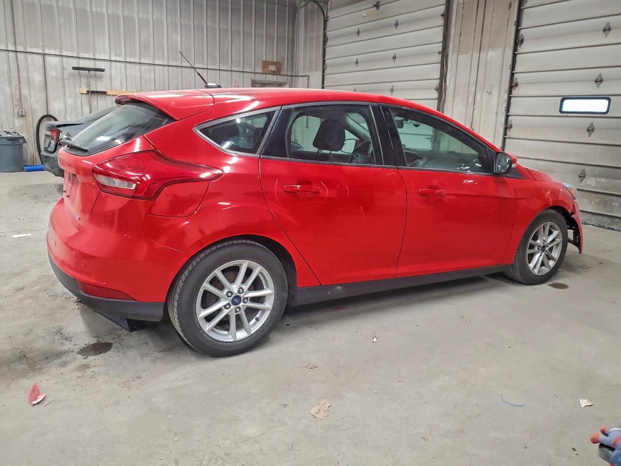 2015 FORD FOCUS SE photo 3