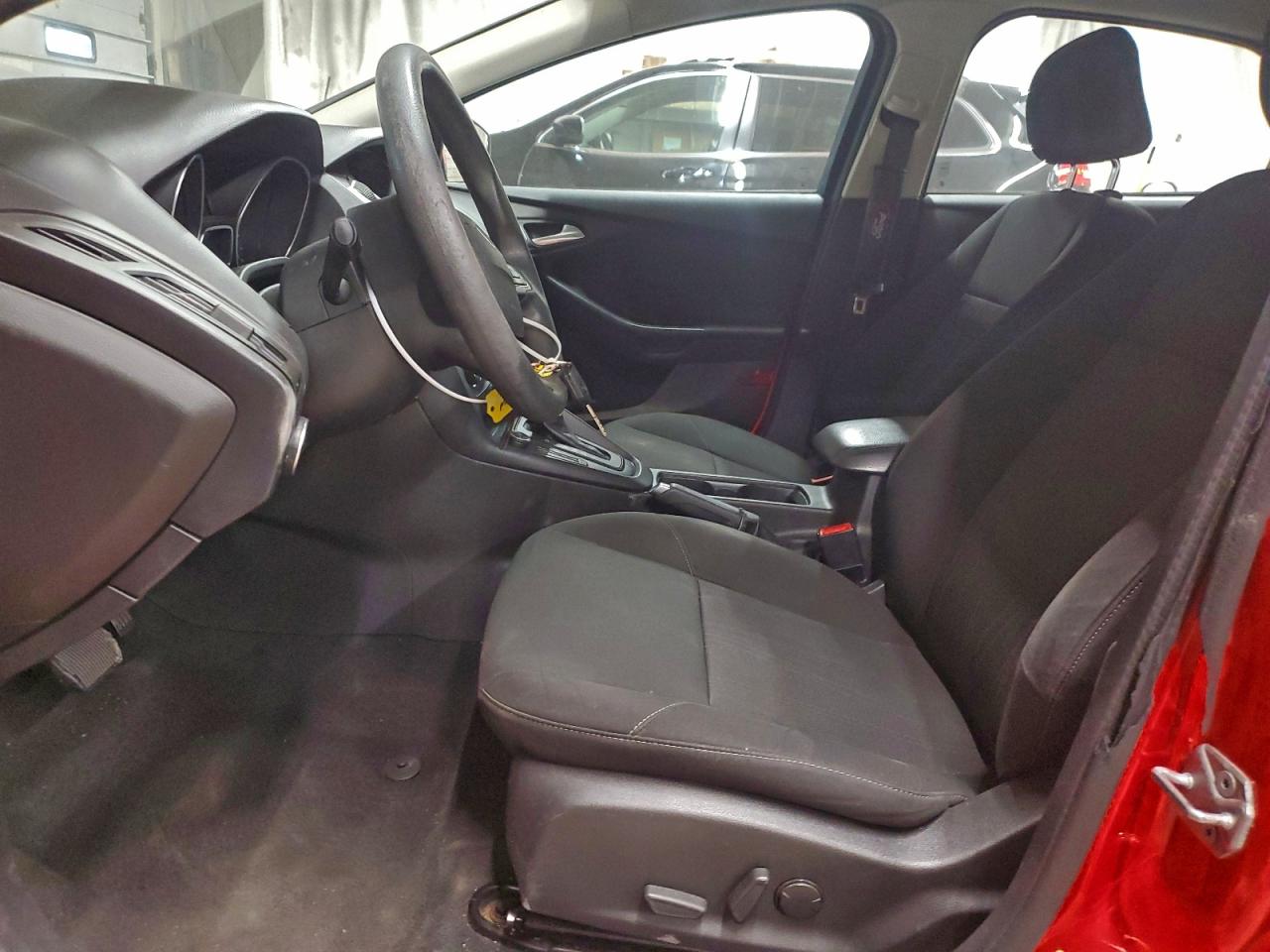 2015 FORD FOCUS SE photo 7
