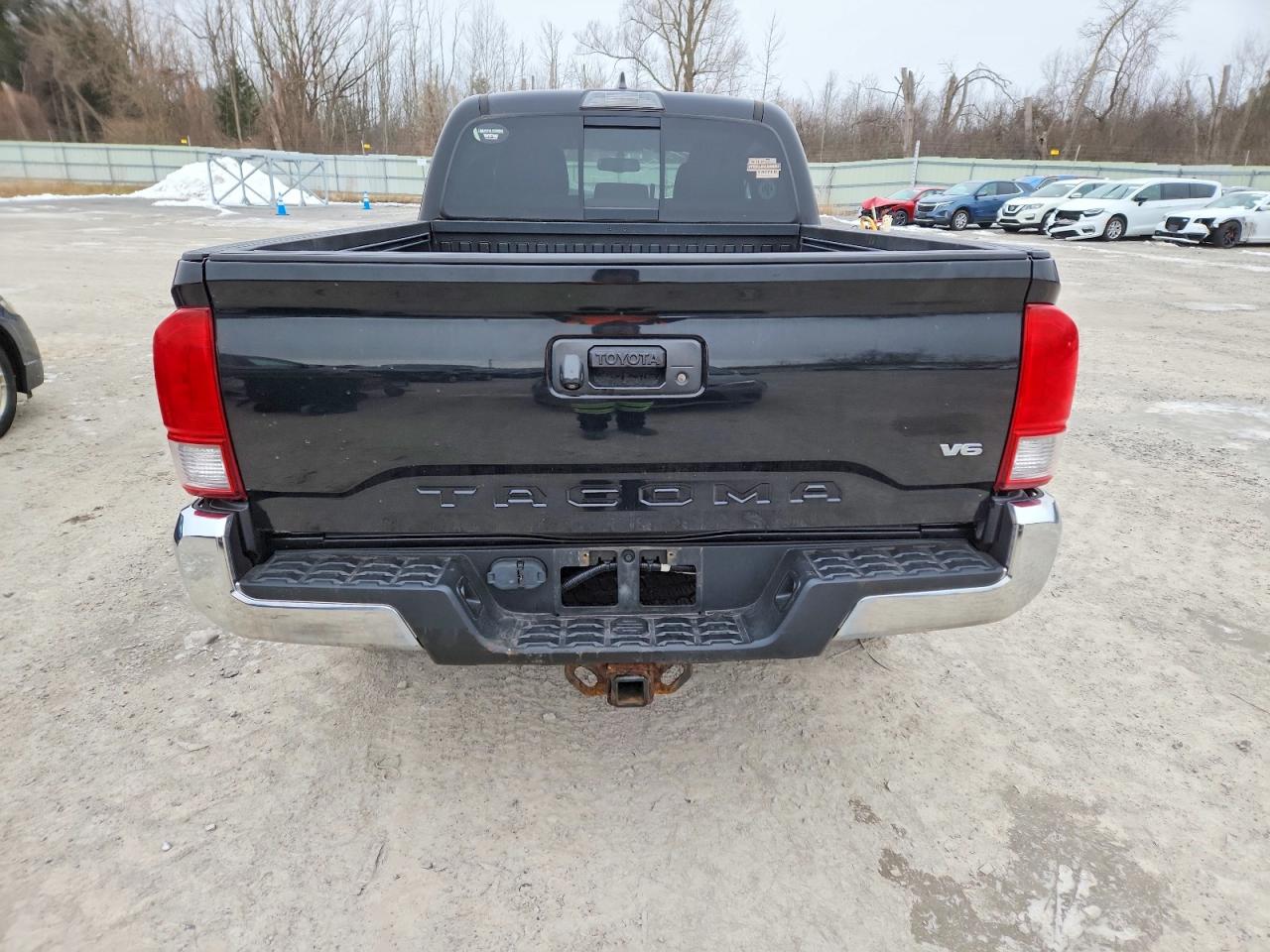 2017 TOYOTA TACOMA DOUBLE CAB photo 16