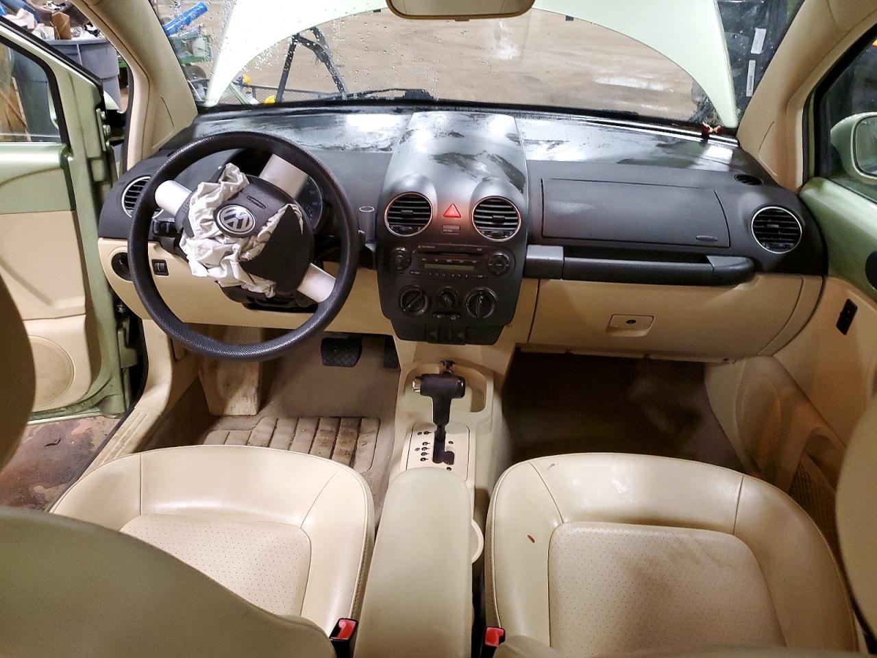 2008 VOLKSWAGEN NEW BEETLE S photo 8