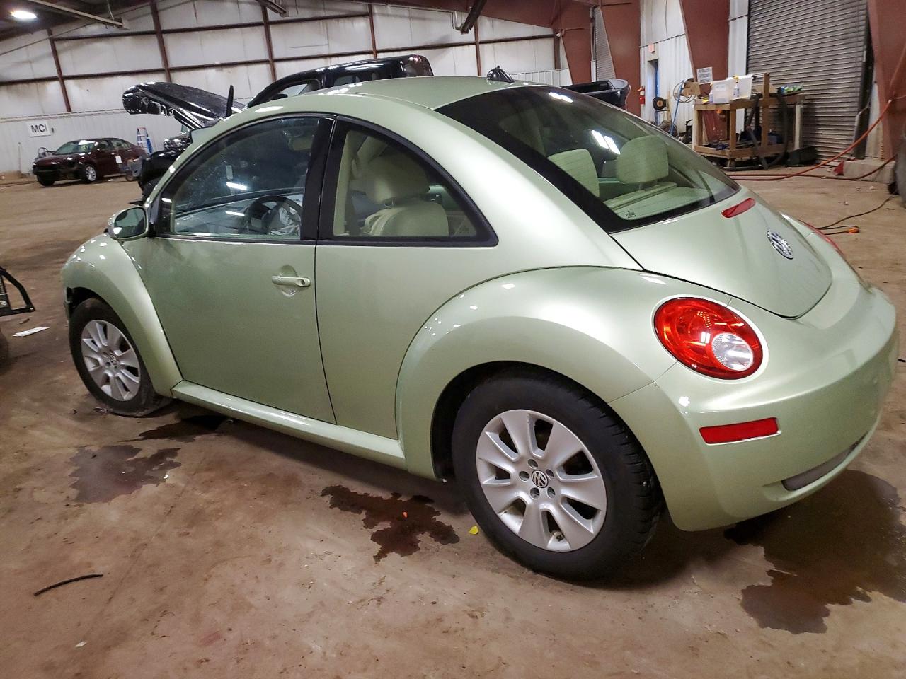 2008 VOLKSWAGEN NEW BEETLE S photo 2