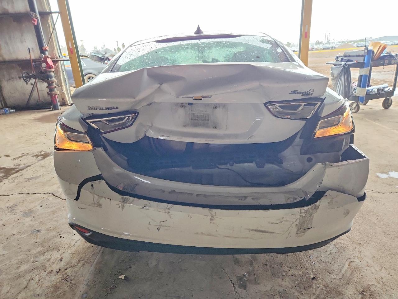 2017 CHEVROLET MALIBU photo 6
