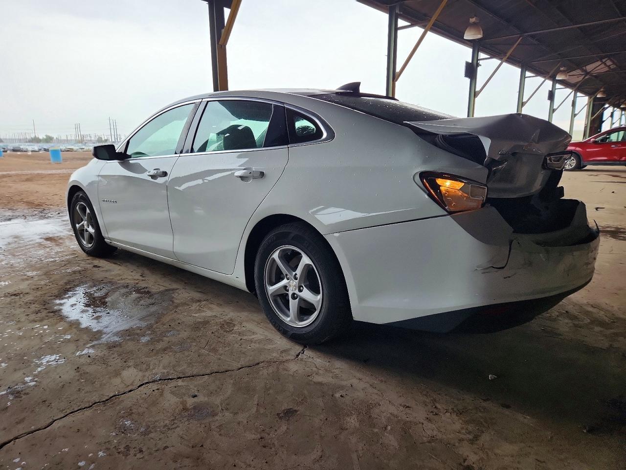 2017 CHEVROLET MALIBU photo 2