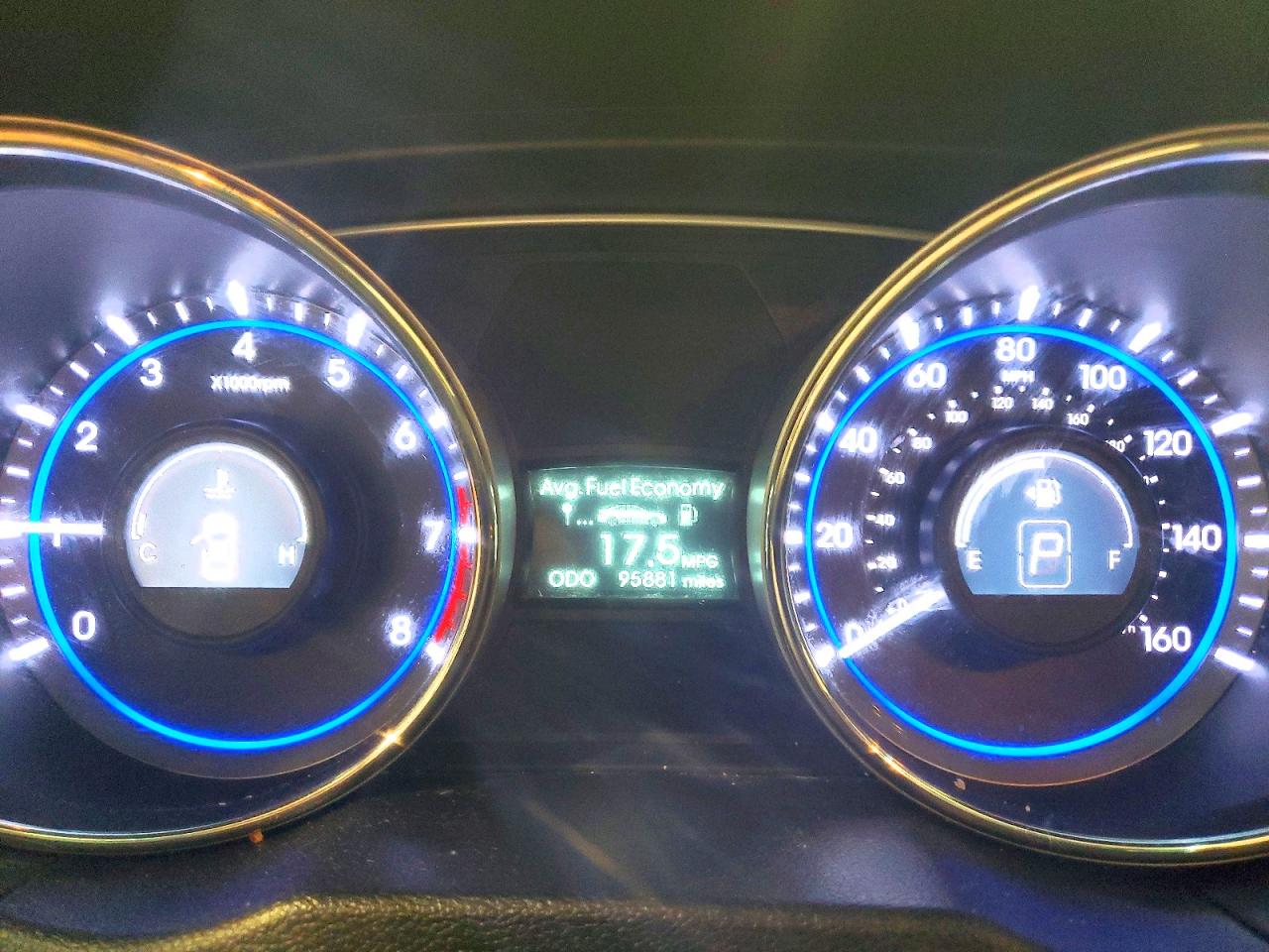 2013 HYUNDAI SONATA SE photo 9