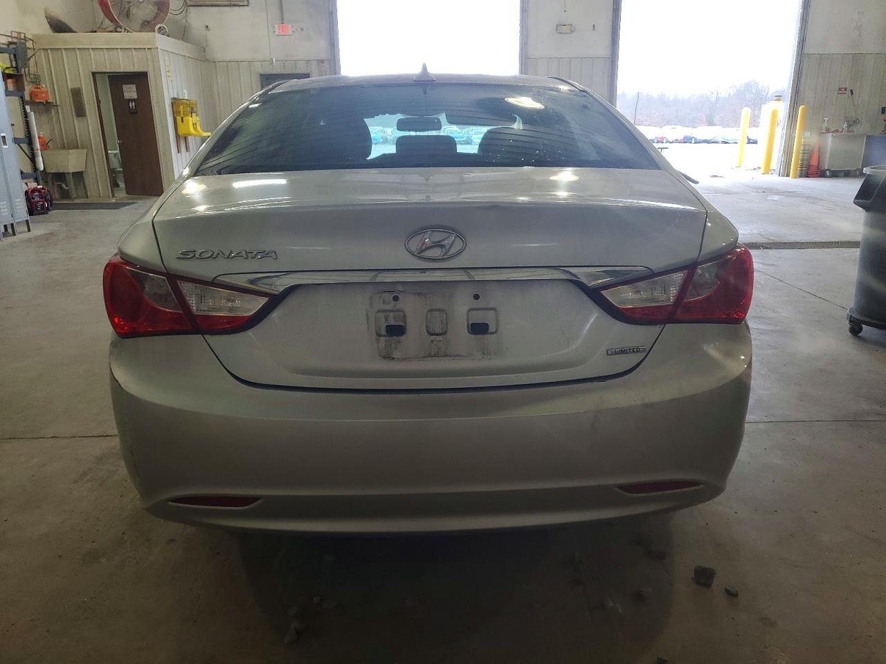 2013 HYUNDAI SONATA SE photo 6