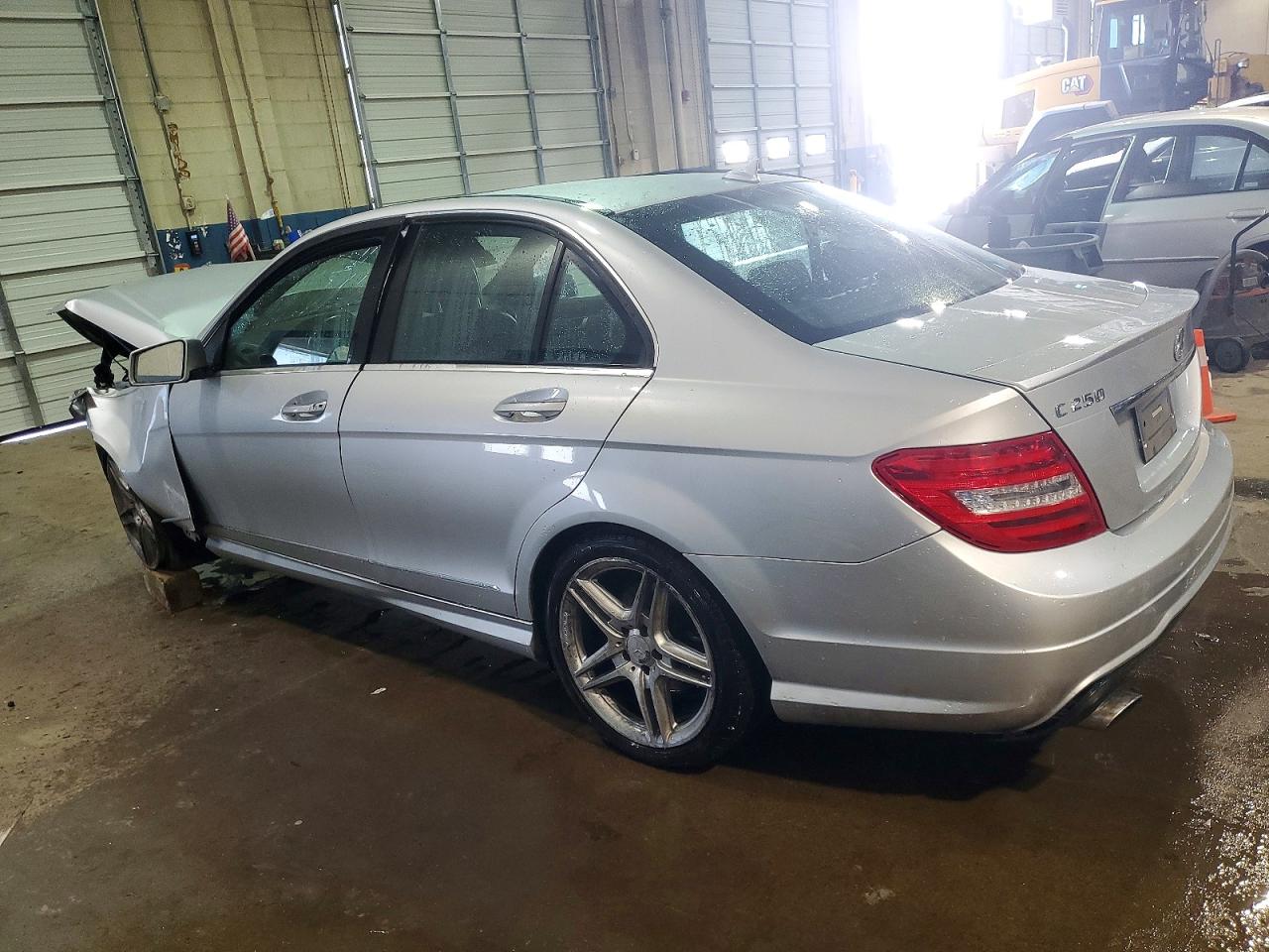 2013 MERCEDES-BENZ C 250 photo 2