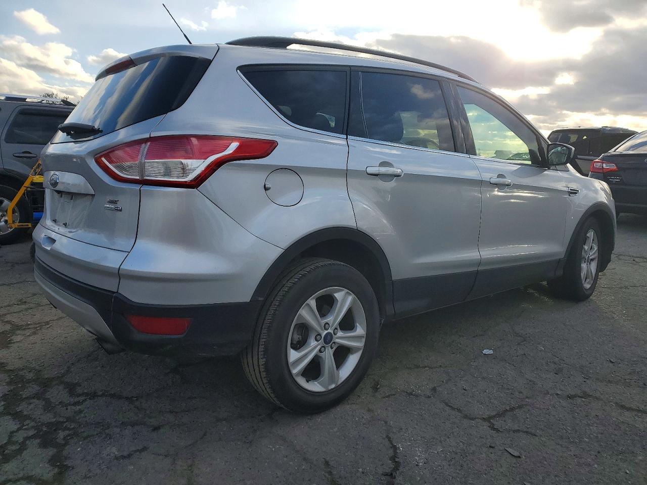 2016 FORD ESCAPE SE photo 3