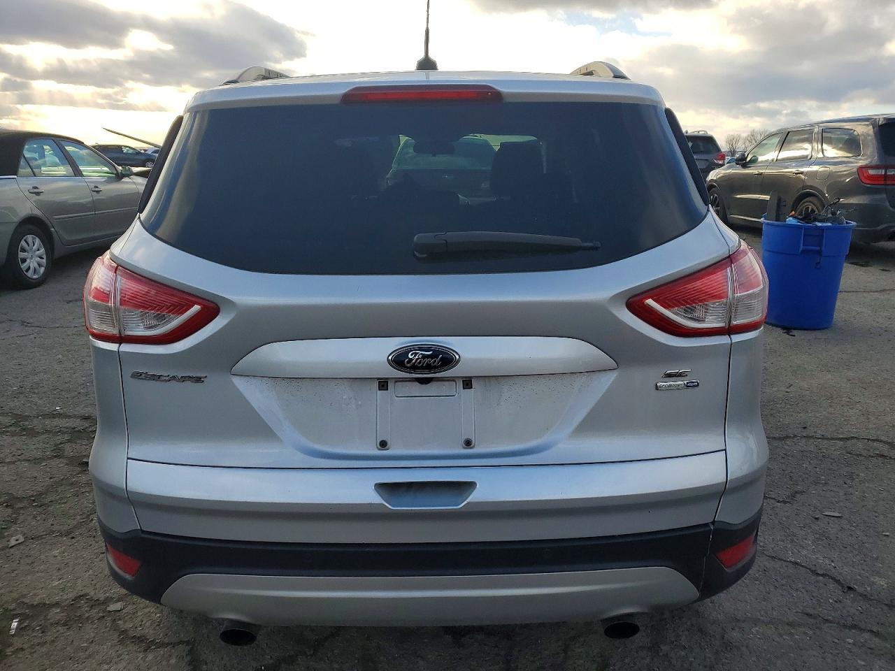 2016 FORD ESCAPE SE photo 6