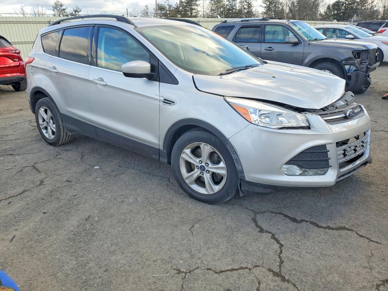 2016 FORD ESCAPE SE photo 4