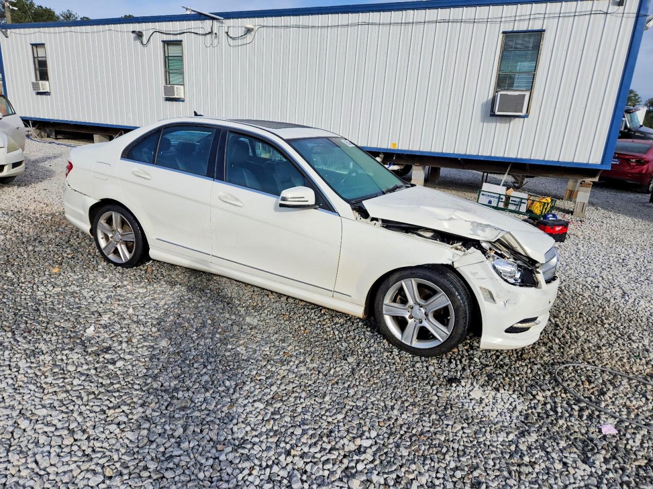 2011 MERCEDES-BENZ C 300 photo 10