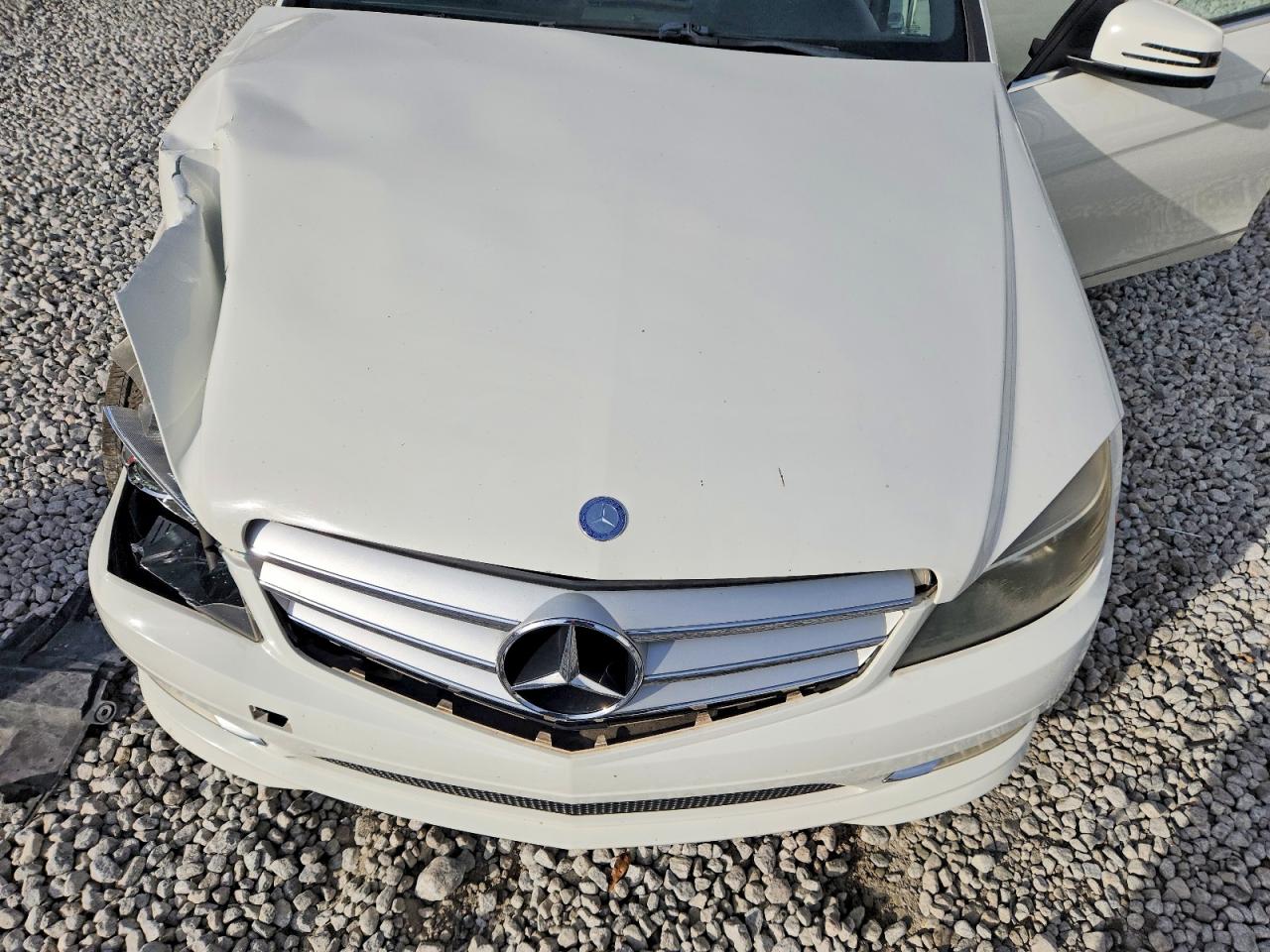 2011 MERCEDES-BENZ C 300 photo 31