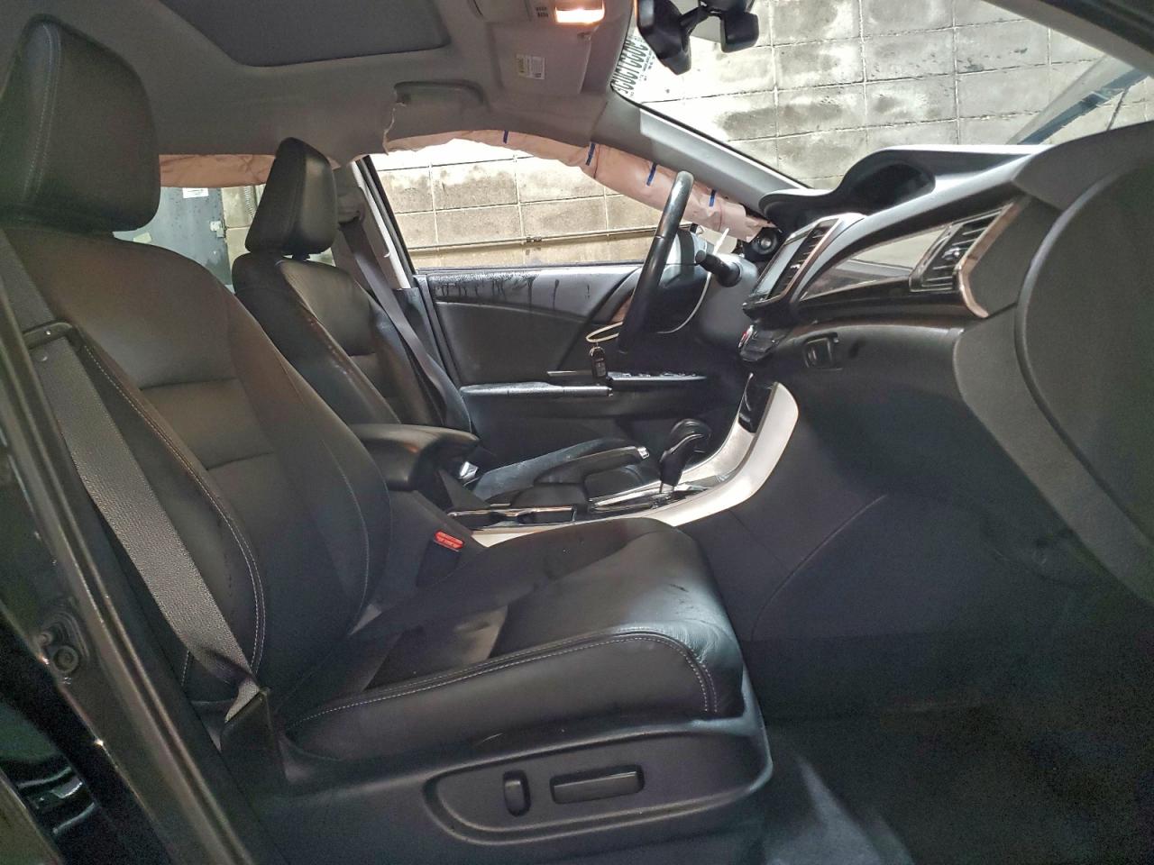 2017 HONDA ACCORD TOURING photo 7