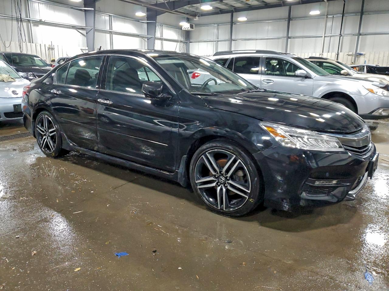 2017 HONDA ACCORD TOURING photo 4