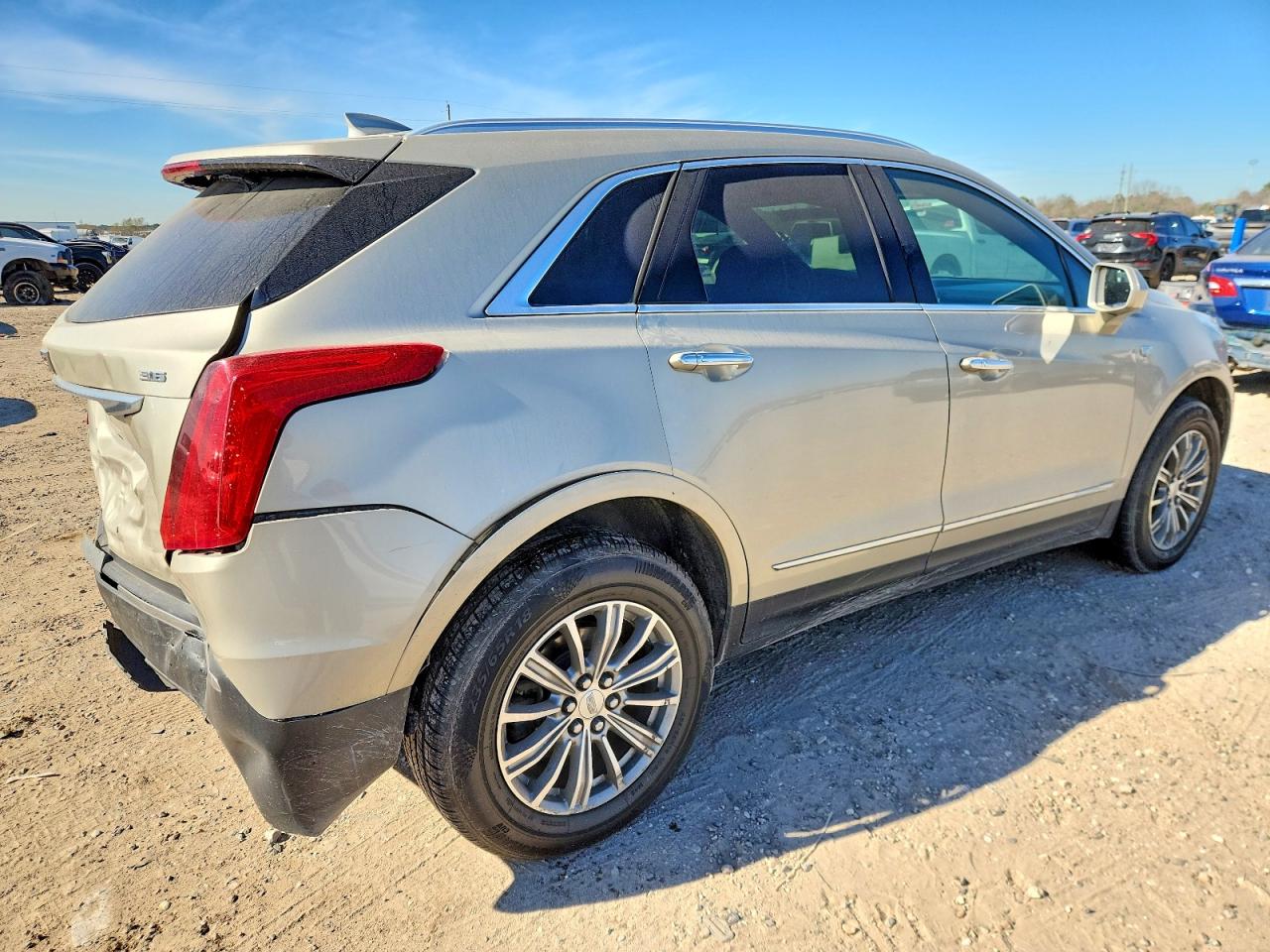 2017 CADILLAC XT5 LUXURY photo 5