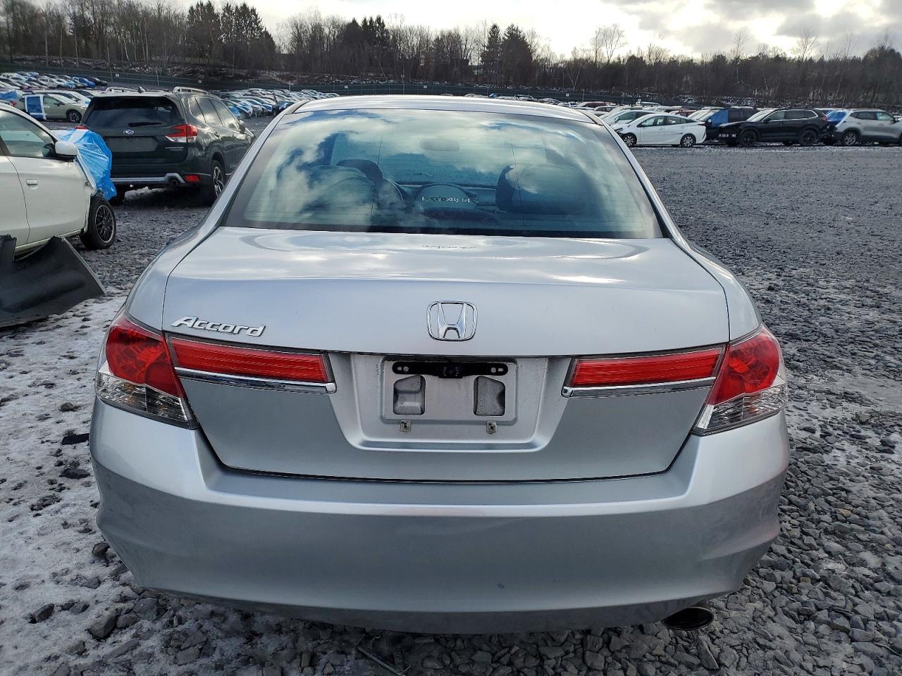 2011 HONDA ACCORD LX photo 6