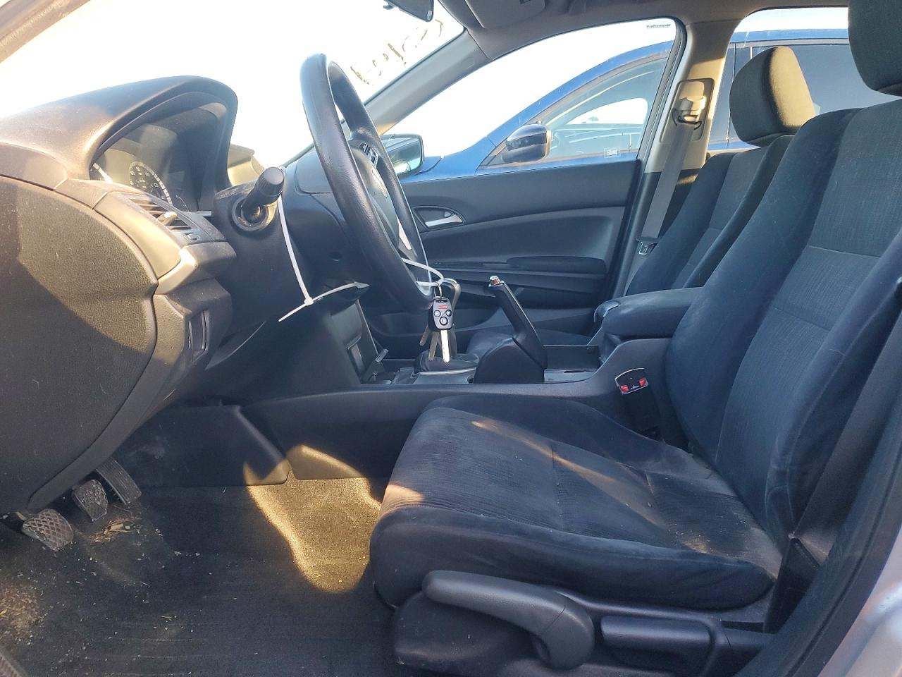 2011 HONDA ACCORD LX photo 7