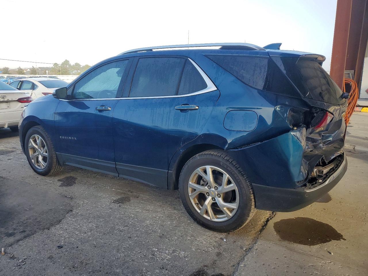 2021 CHEVROLET EQUINOX PREMIER photo 2